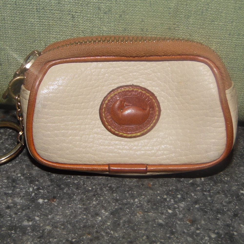 Vtg. Dooney and Bourke W57 Zip key Caddy